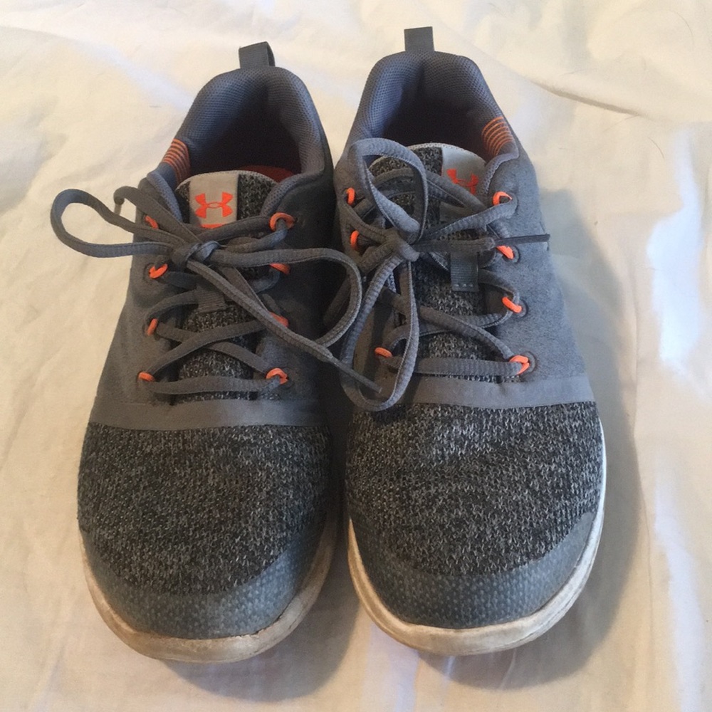 *SOLD* Under armour charged sneakers